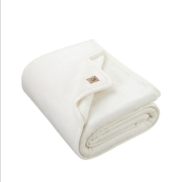 UGG Other Ugg Big Sur Oversized Throw Blanket In The Color Snow